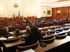 Рекордни заплати за Радев, Герджиков и депутатите
 