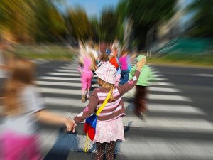 Учени установиха на каква възраст децата могат да пресичат улици сами
 
