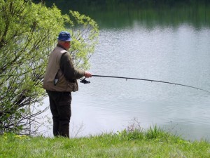 Риболовът забранен до юни
 