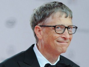 
Пророчествата на Бил Гейтс! Милиардерът предсказал преди 16 години появата на смартфоните и социалните мрежи

