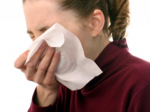 Микробите от кашлицата са активни 45 минути във въздуха