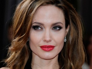 Анджелина Джоли става домакиня