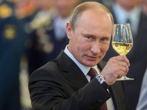 Путин се къпе в кръв от отрязани еленски рога за здраве и мъжественост