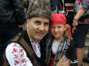 Цветанов да открие парламента в народна носия