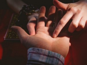Линия на ръката показва дали Бог ни закриля
 