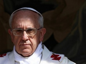 Папата катастрофира в Колумбия
