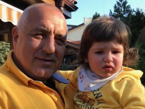 Премиерът Борисов кръщава внуците на кака си