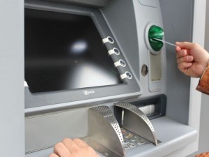 Зареждат банкоматите с 500 млн. за ЧНГ