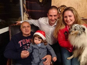 Премиерът Борисов събра цялото семейство за Бъдни вечер! 