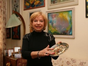 Легендарната говорителка Мария Янакиева гледа правнуче