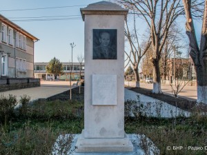 Чудеса се случват край паметника на Дядо Влайчо
 