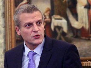 Москов на съд за ваксините