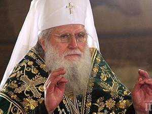 Патриарх Неофит е приет в реанимацията на "Токуда". Не пускат никого при него

 
