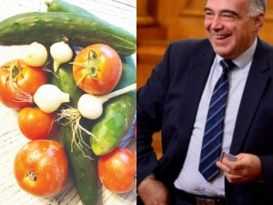 Антон Кутев гледа депутатски домати
 