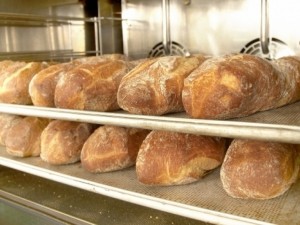 60 ст. струва хлябът от фурната, продават ни го двойно