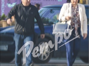 Нинова тръгна с охрана сред народа