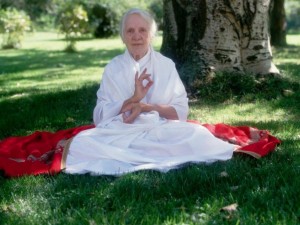 Учителката по йога на Грета Гарбо: Жените да пият вода с лимон сутрин и ще живеят до 100!

 
