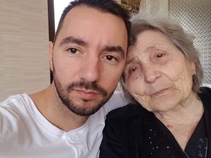 Антон Хекимян в траур, почина баба му