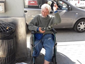Помогнете на бездомника дядо Славчо
 