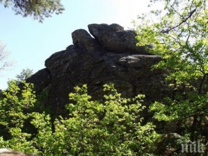 Капещ камък край Кърджали лекува уплах и уроки
 