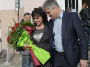 Мъжът на Нинова с тлъста заплата в „Лукойл“
 
 