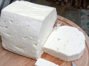 Всяко четвърто сирене – от вносно мляко