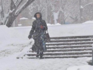 Синоптик предупреди: Стягайте се за сняг през уикенда
