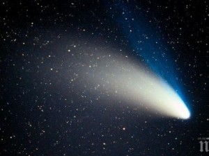 Наблюдаваме ярка комета за Коледа