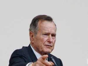 Почина Джордж Буш-старши