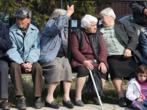 Наглеци безчинстват на гърба на пенсионерите
 