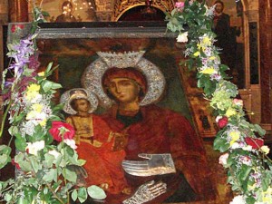 Троянската Богородица Троеручица сътвори 2 чудеса за месец