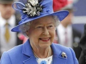 Елизабет II чукна 93 в параклис