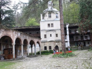 „Ало“ мошеник опита да преметне Троянския манастир
 