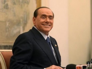 Оперираха Берлускони заради запушени черва