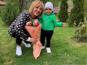 Мая Манолова 3 дни празнува ЧРД