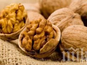 Ново изследване: Яжте орехи против високо кръвно