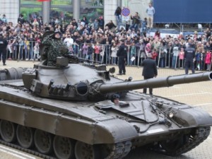 Военна техника от цяла България поема към София за 6 май
