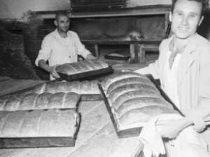 Помните ли аромата на топлия хляб от селската фурна
 