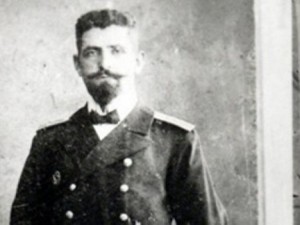 Бащата на българския подводен флот е родственик на Левски. Рашко Серафимов е първият наш офицер, потопил се под морските вълни
 