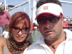Коко Каменаров кръшкал от година на жена си Радина
 