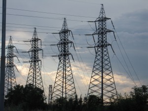 Отлагат поевтиняването на тока за юли
 