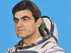 32 години от полета на космонавта Александър Александров 
 