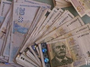 БНБ хваща над 100 менте банкноти на месец