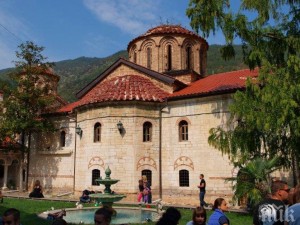 Болна от рак се излекува в Бачковския манастир
 