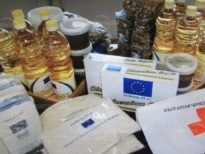 БЧК раздава храни на бедните