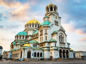 3 реликви правят чудеса в „Св. Александър Невски“ 
 