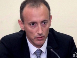 Министър Вълчев, учителите не могат да бъдат пожертвани
 