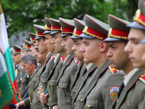 Армията обяви 355 места за курсанти 
 