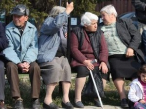 Пълен хаос с пенсиите! Хората се чудят какво се случва - уж има увеличение, а сумите вървят надолу
 
 