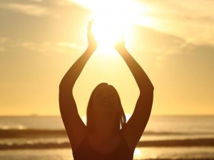 Онколог: Слънцето от 10 до 15 часа отключва рака на кожата 

 
